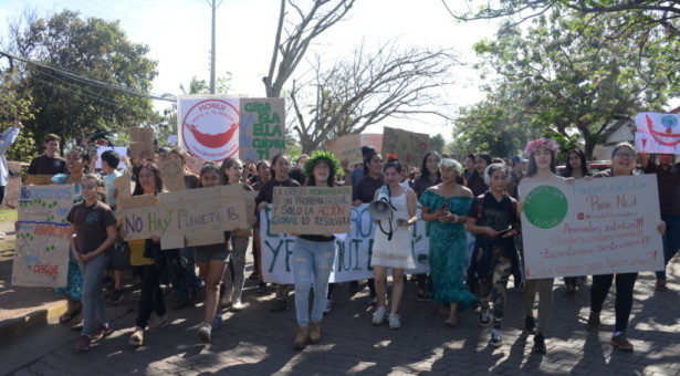 Rapa Nui se suma a @fridaysforfuture